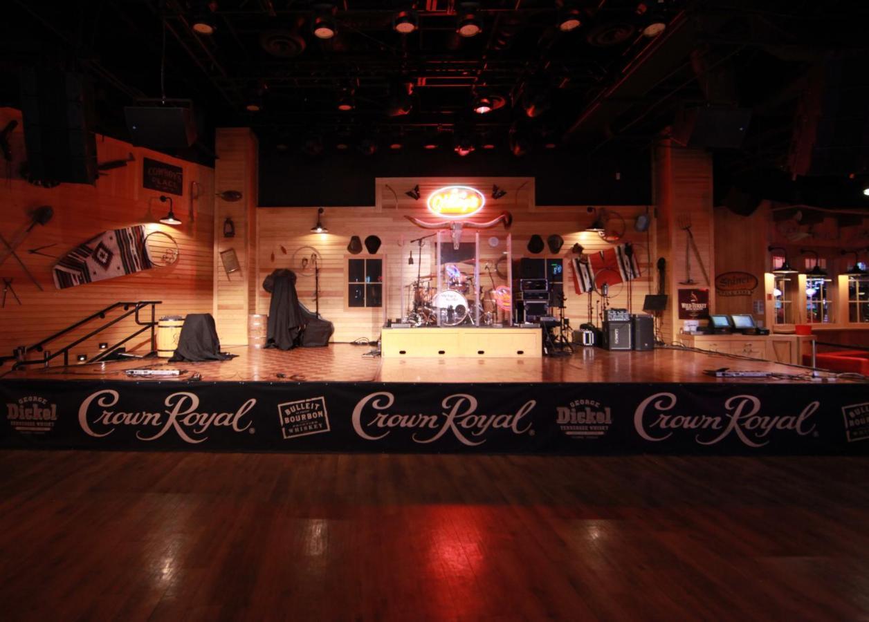Treasure Island - Ti Las Vegas Hotel & Casino Esterno foto Stage at the Bourbon Whiskey