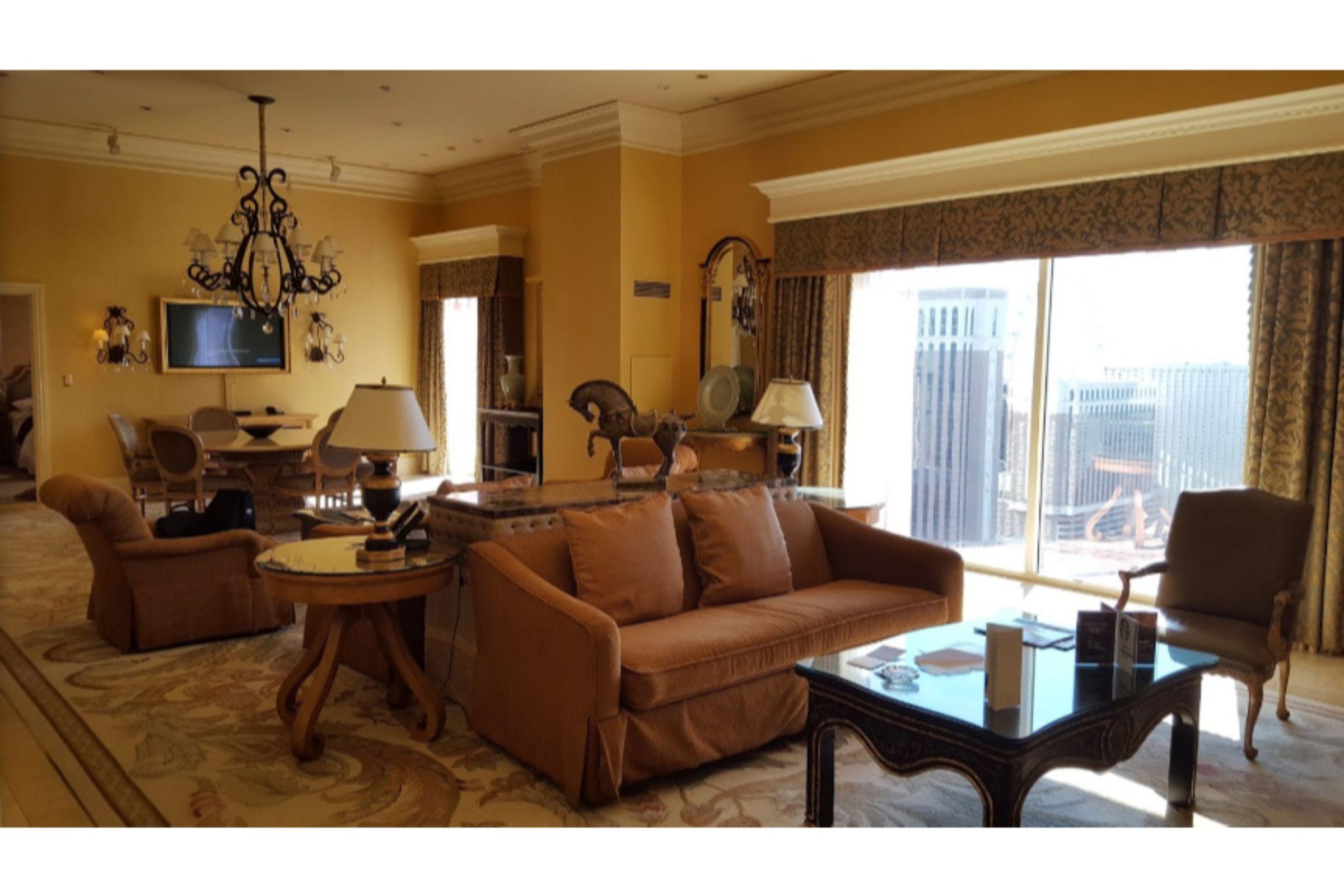 Treasure Island - Ti Las Vegas Hotel & Casino Esterno foto A living room in a suite at the MGM Grand
