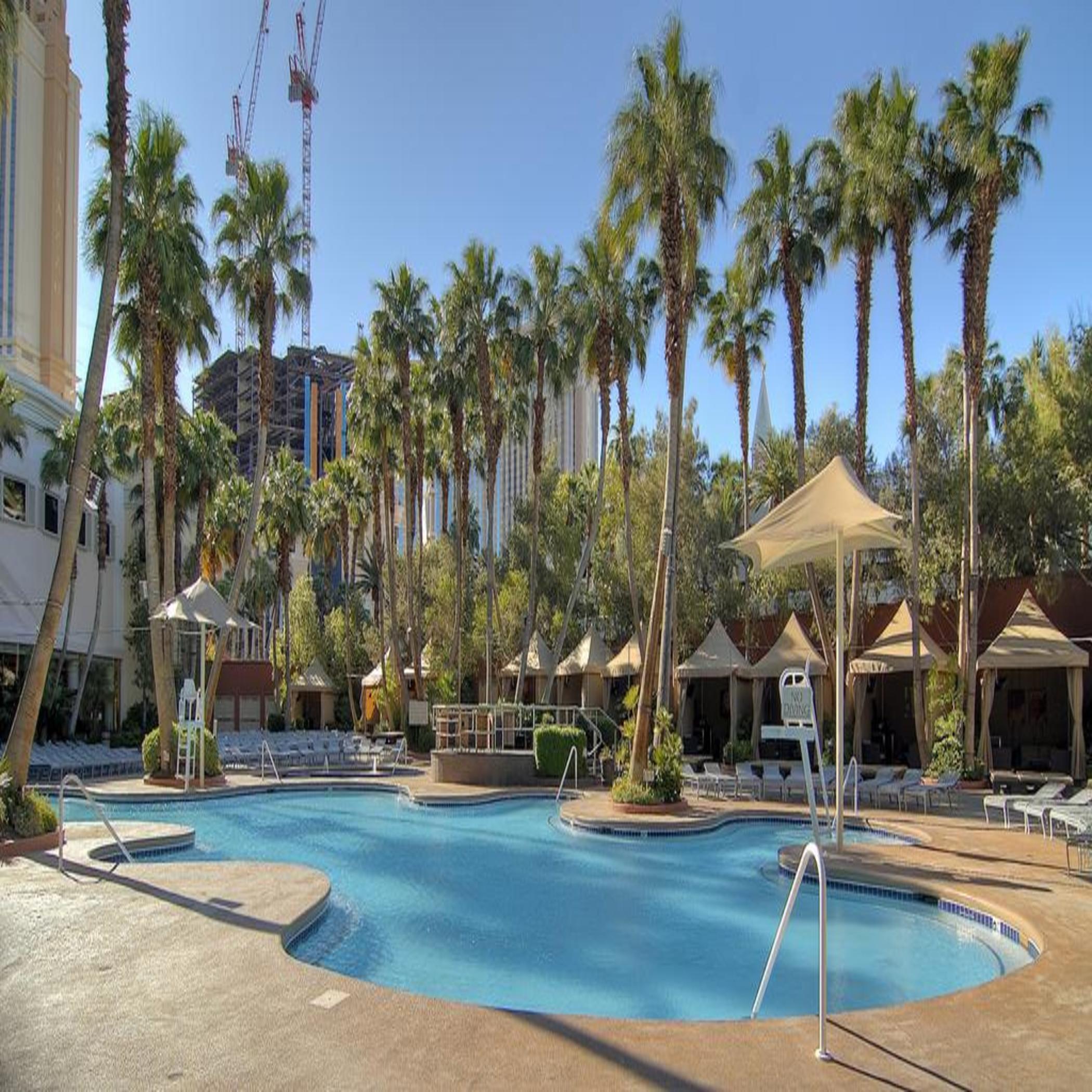 Treasure Island - Ti Las Vegas Hotel & Casino Esterno foto The pool at Caesars