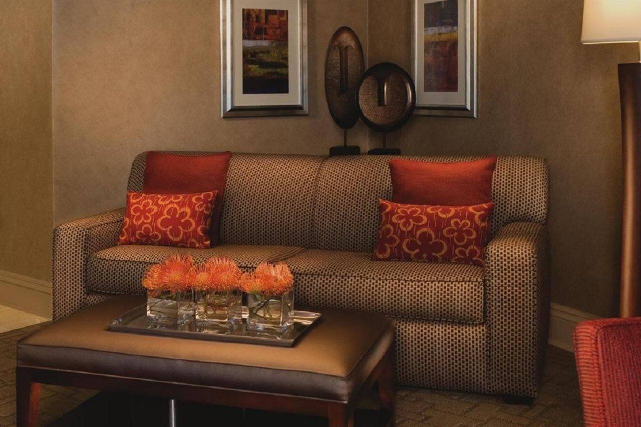 Treasure Island - Ti Las Vegas Hotel & Casino Esterno foto A sofa in a hotel room